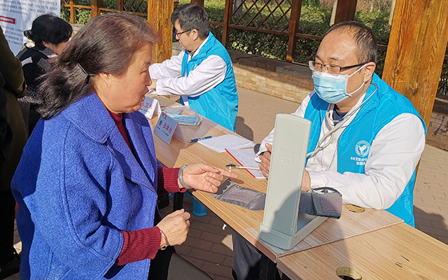 【学雷锋日】广发平台,广发（中国）举办“爱满京城，牵手智慧家医”志愿服务活动(图5)